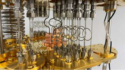 一种储存量子比特的稀释冰箱 | 图片来源:RIKEN Center for Quantum Computing 一种储存量子比特的稀释冰箱 | 图片来源:RIKEN Center for Quantum Computing