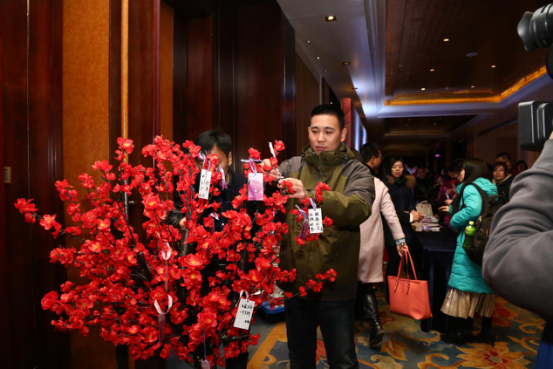 ��˹��--ȫ�����ݻ�����Ϸƽ̨