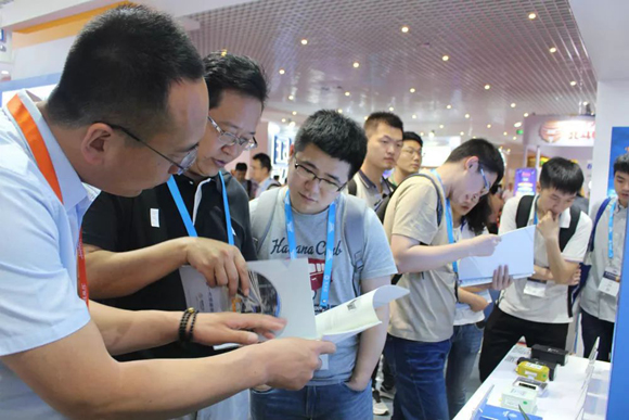 ��˹��--ȫ�����ݻ�����Ϸƽ̨